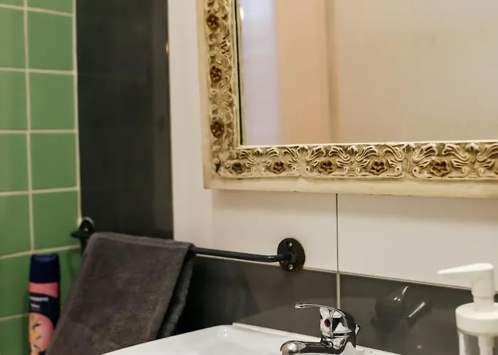 Daniela's Central 202 *