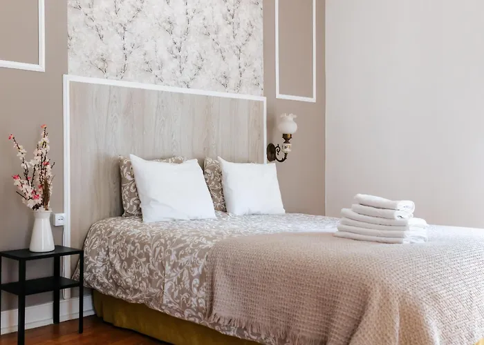 Daniela's Central 202